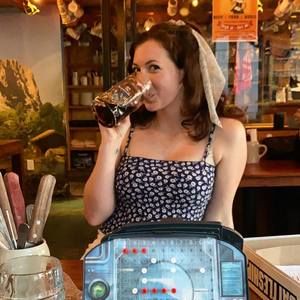 Meet your Posher, Iris